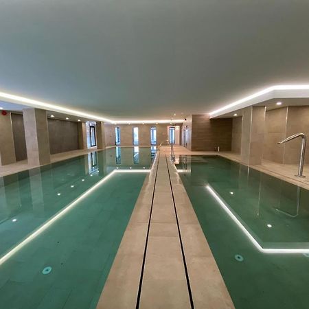 Modern Apartment With Spa And Pool Gibraltar Exteriör bild