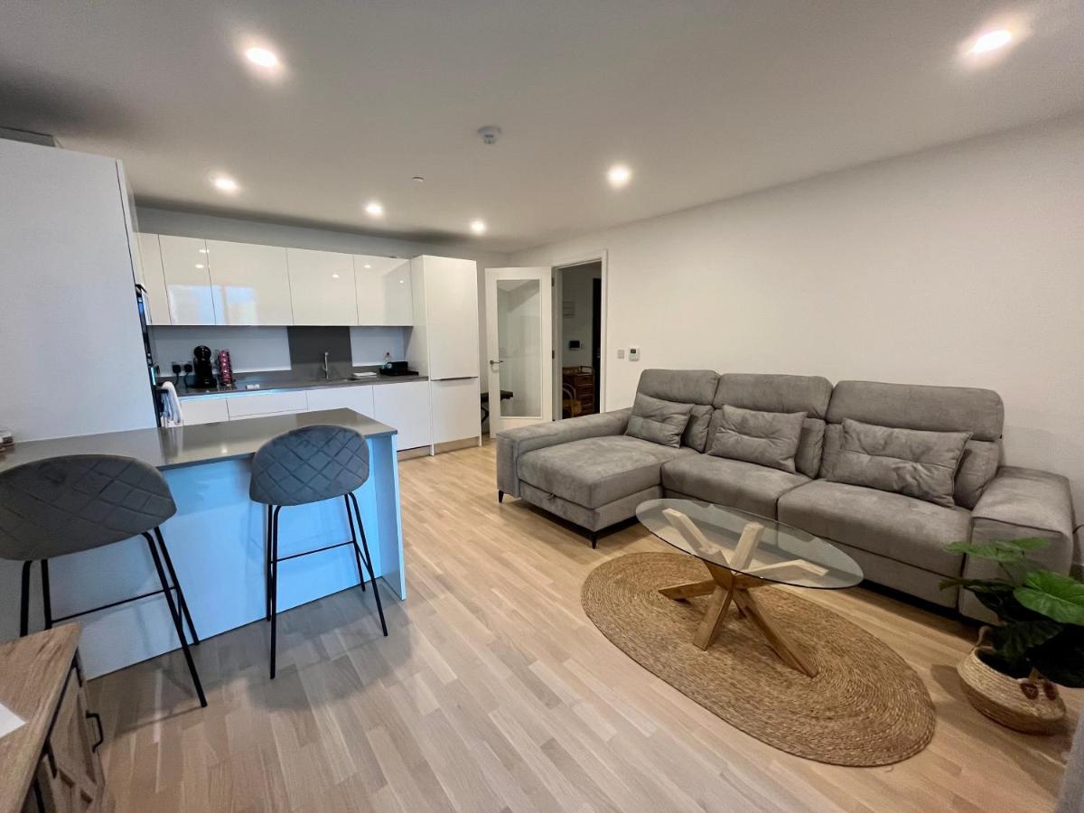 Modern Apartment With Spa And Pool Gibraltar Exteriör bild