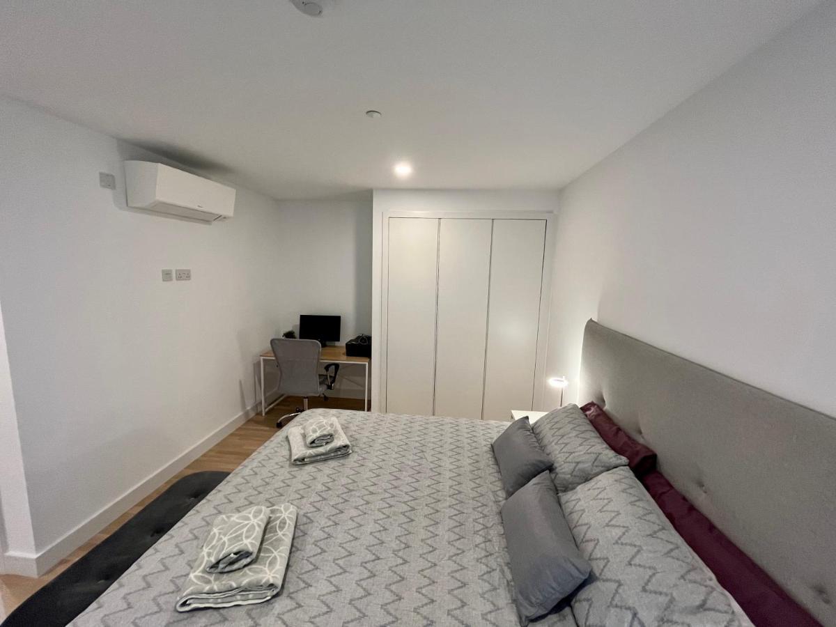 Modern Apartment With Spa And Pool Gibraltar Exteriör bild