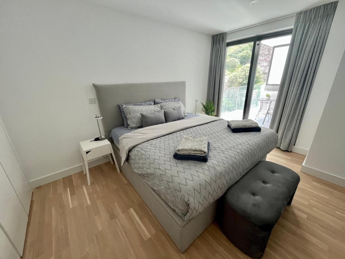 Modern Apartment With Spa And Pool Gibraltar Exteriör bild