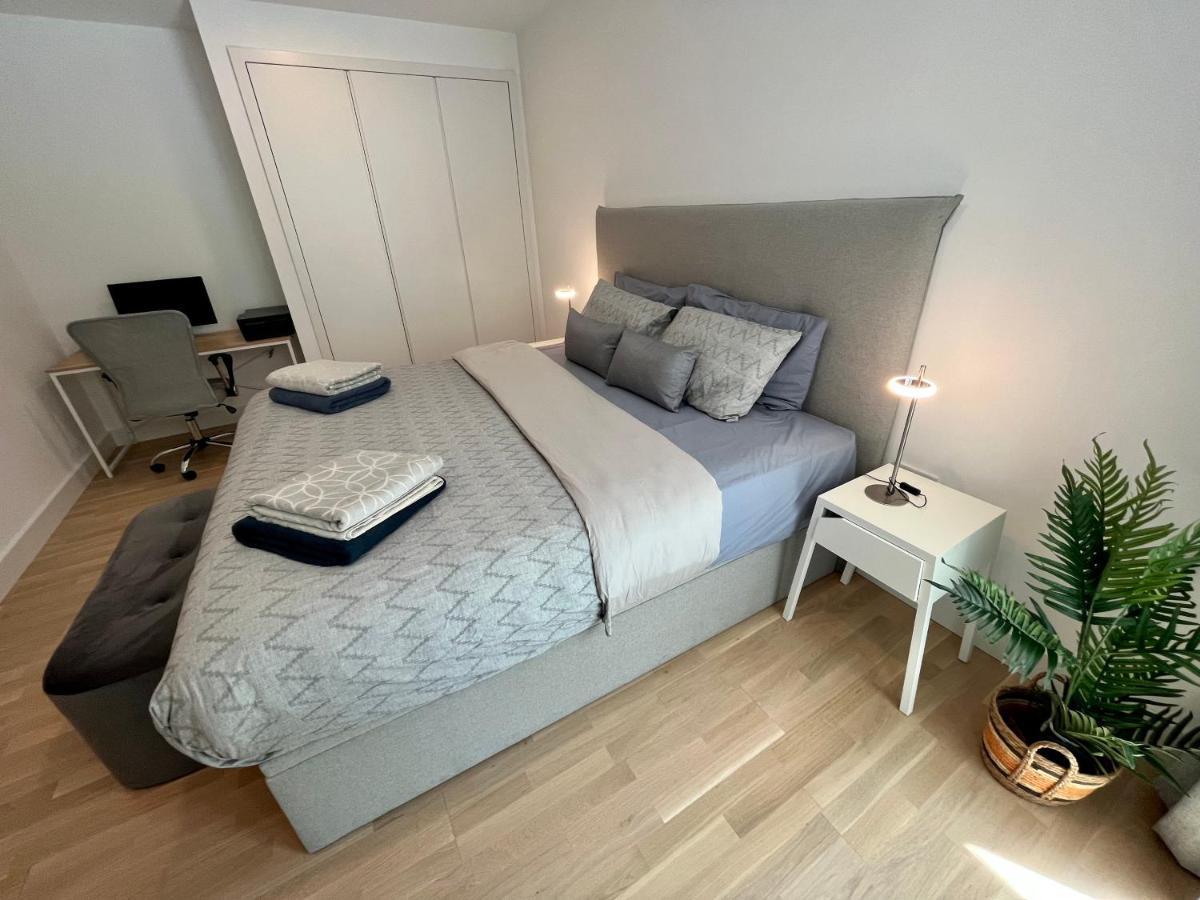Modern Apartment With Spa And Pool Gibraltar Exteriör bild